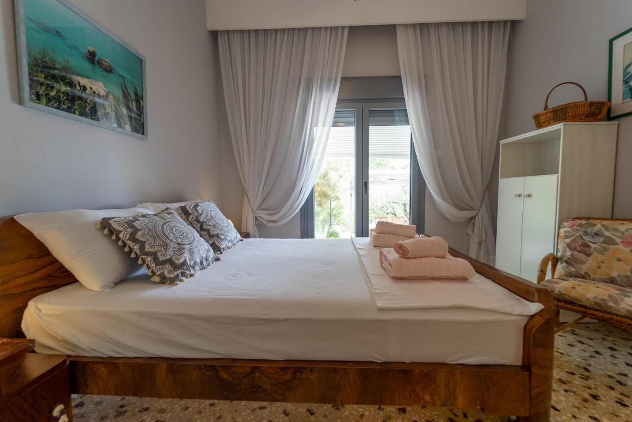 Villa Elia Kavala - Mediterranean Holiday Villa Palaiontsiflikion Exterior foto